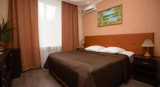 Гостиница Металлург Волхов Двухместный номер с 1 кроватью или 2 отдельными кроватями и душем-2