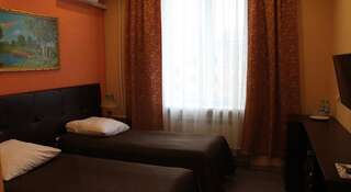 Гостиница Металлург Волхов Двухместный номер с 1 кроватью или 2 отдельными кроватями и душем-4